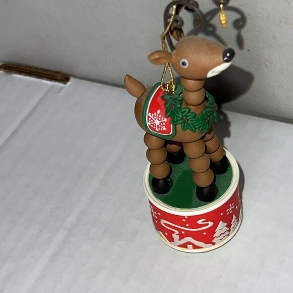 Mint 2010 Hallmark WIGGLE-WOBBLE REINDEER Ornament w/Movement - Picture 5 of 6